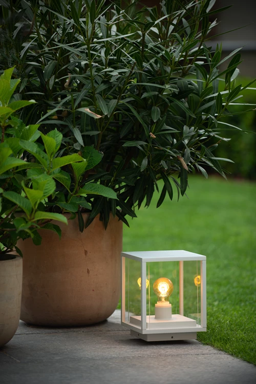 Lucide CLAIRE - Borne extérieur - 1xE27 - IP54 - Blanc - ambiance 1